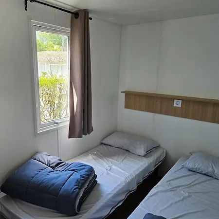 Jlw Lou Pignada Kamp alanı *